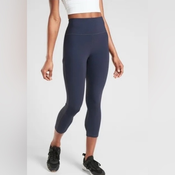 Athleta Ultimate Stash Pocket Capri Small Tall - Picture 9 of 10